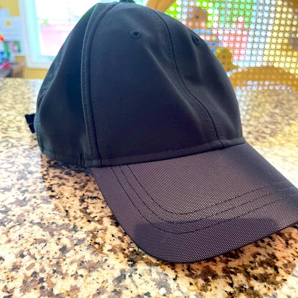 Lululemon hat - women’s